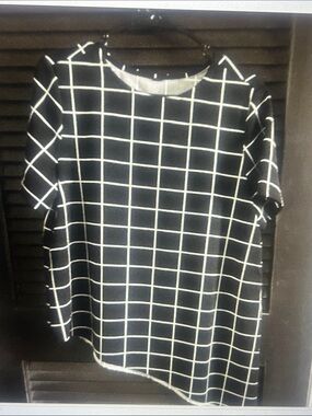 Black Grid Short Sleeve Crewneck Top